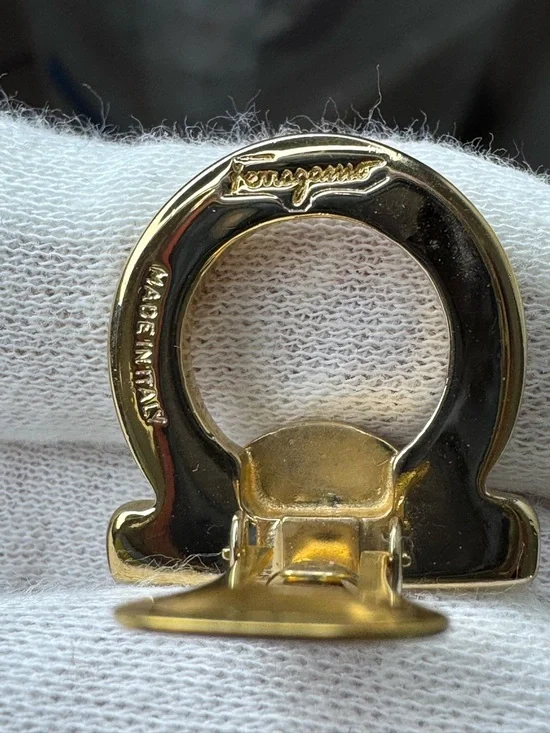 Ferragamo vintage Gancini pearl earrings with COA EUC - Picture 15 of 15